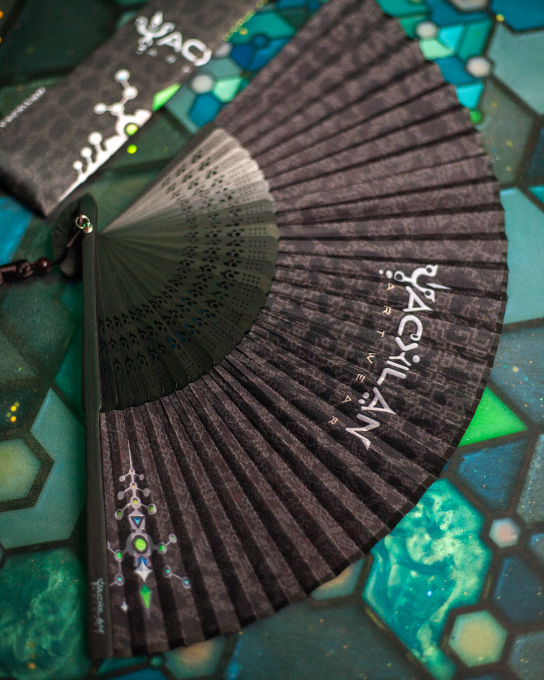 Hand Fan / Bamboo - LEOPARDUS